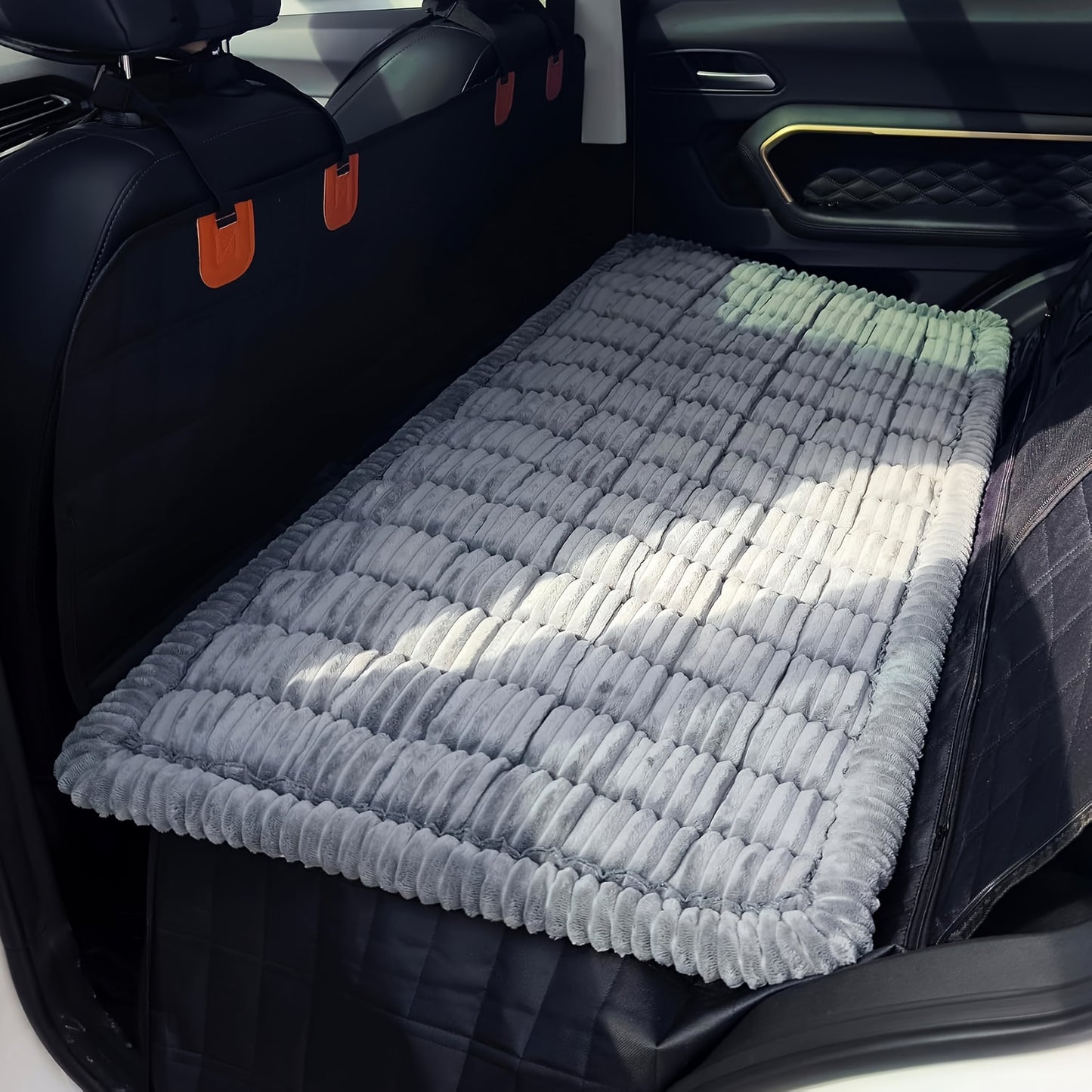 Non Slip Car Dog Seat Cushion Ergonomic Design For Comfort
