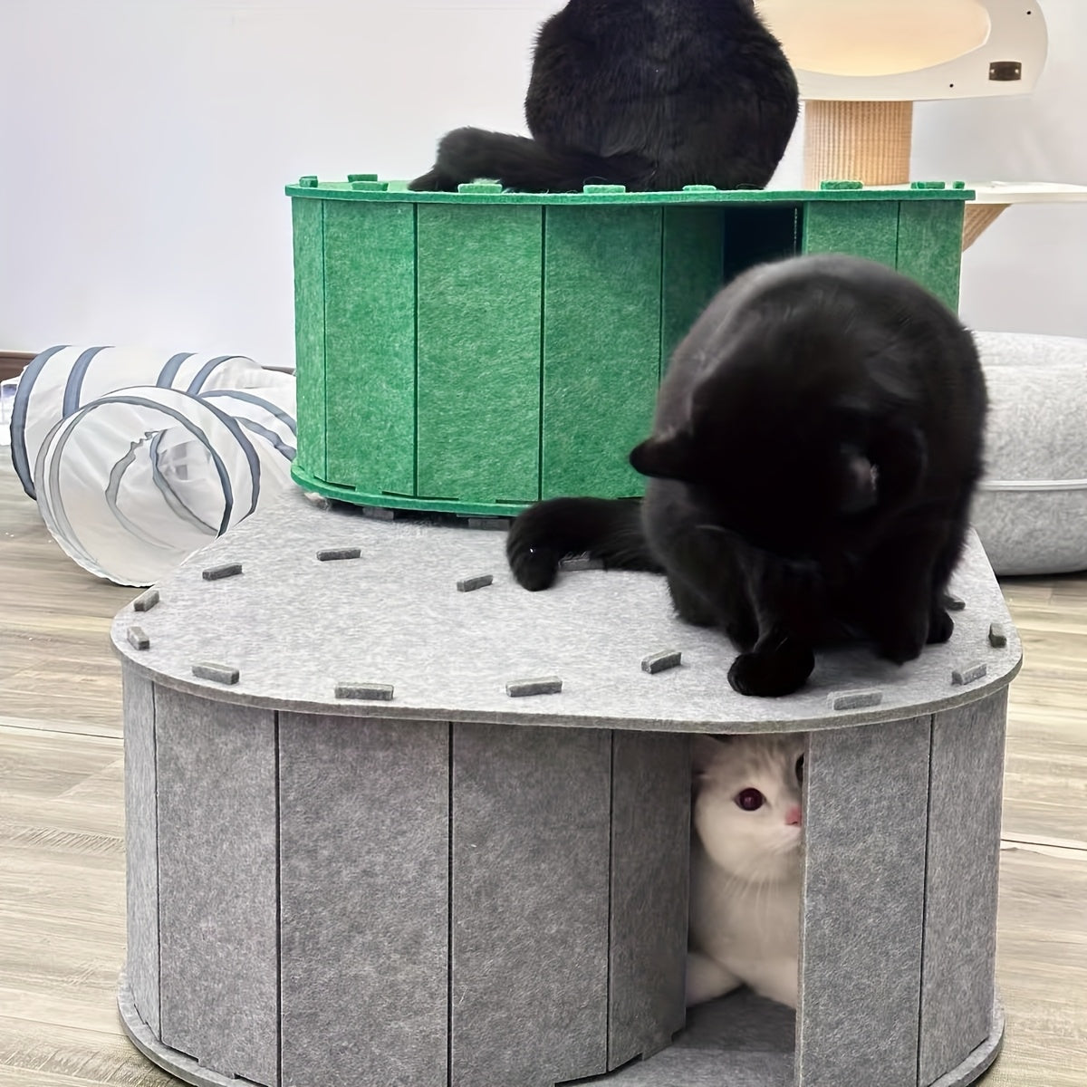 Felt Pet Nest Tunnel Bed with Scratching Board and Toy
