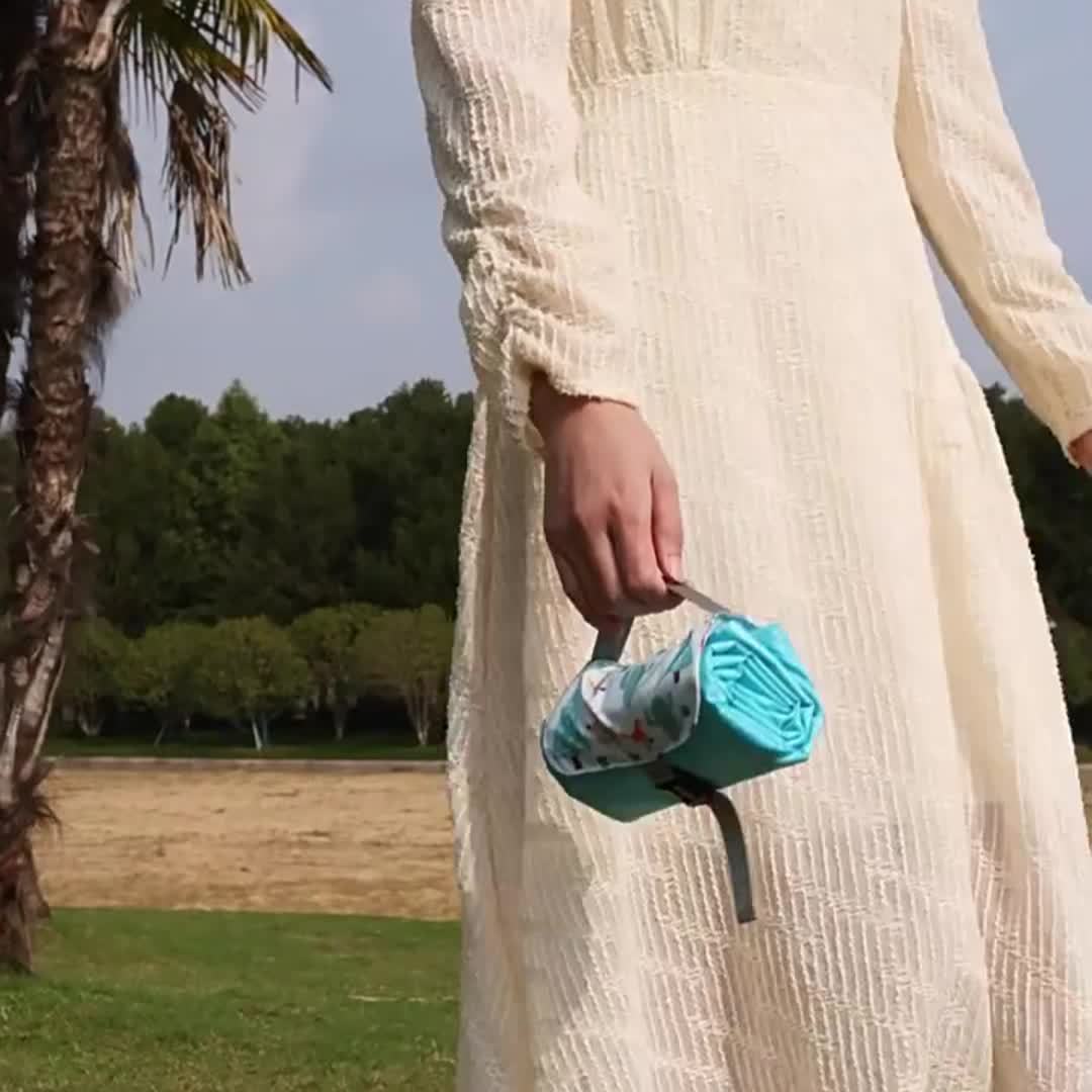 Portable Outdoor Nylon Mat With Pattern Styles For Picnics