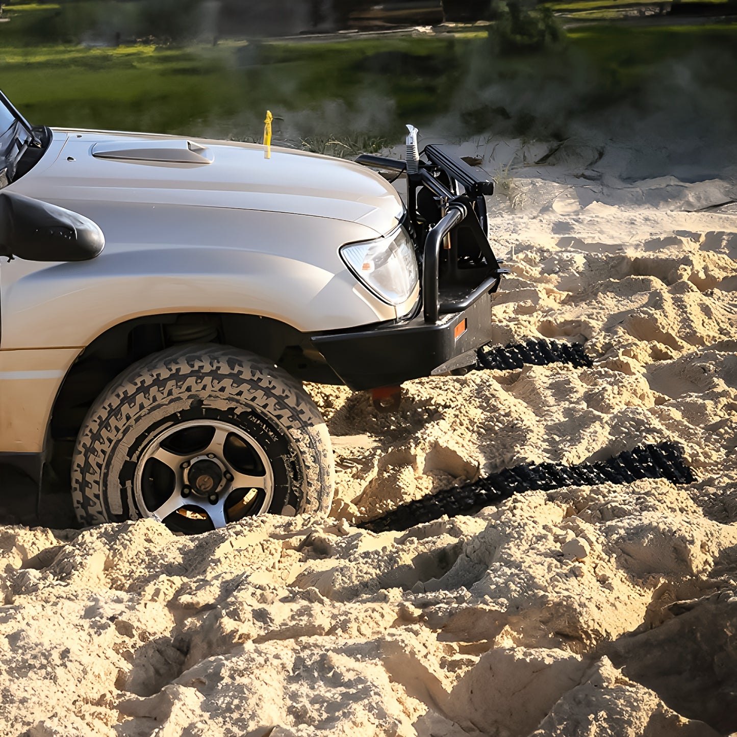 M-AUTO Portable Traction Mats for Vehicle Recovery in All Conditions