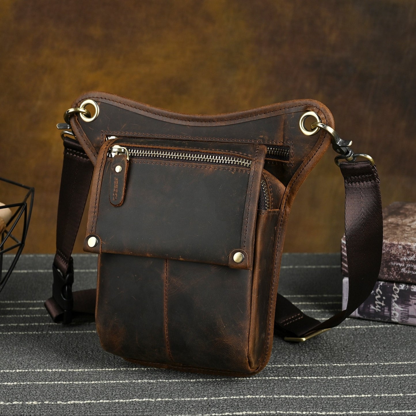 Men's Vintage Leather Sling Bag for Casual Travel