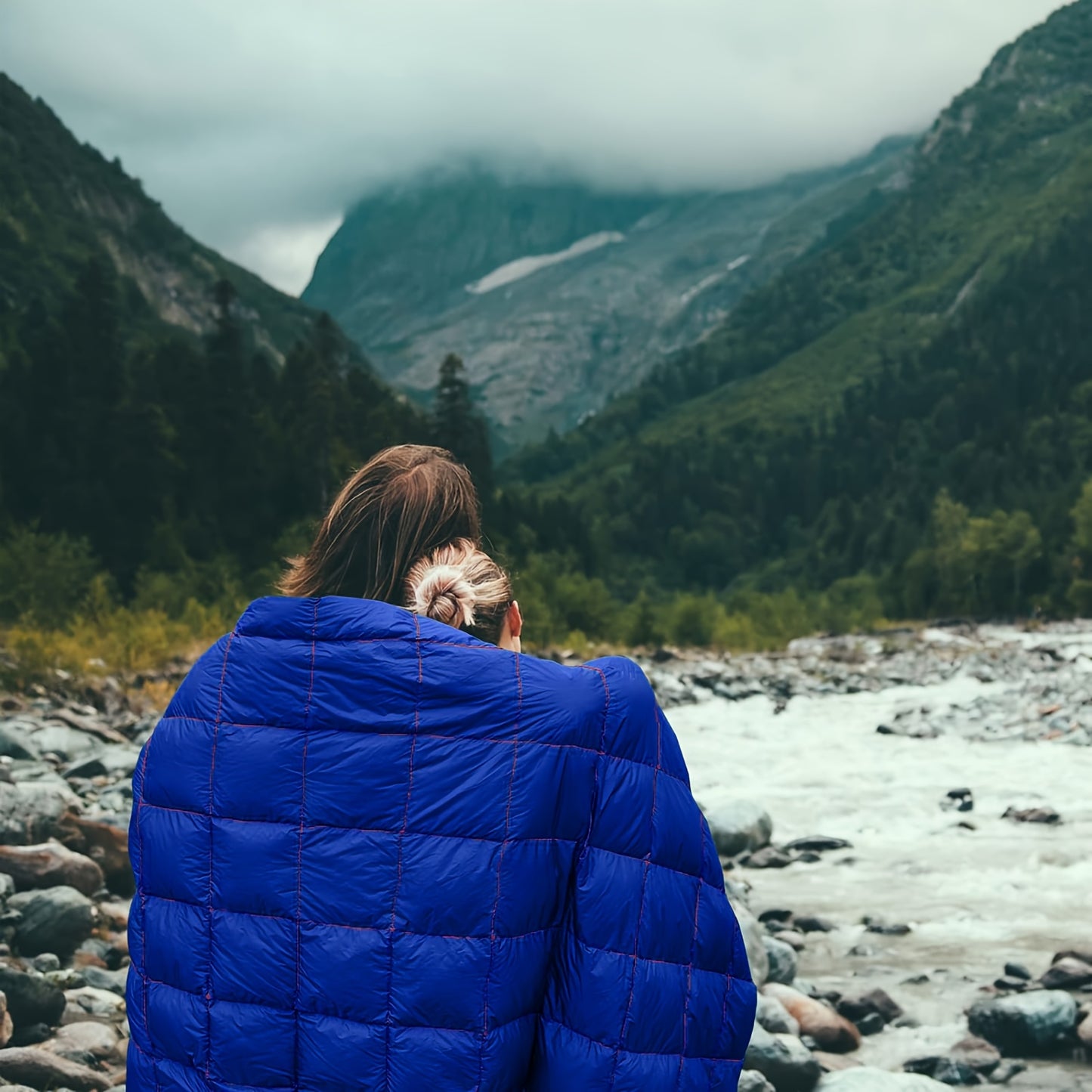 Lightweight Multifunctional Camping Blanket for Travel and Outdoor Use