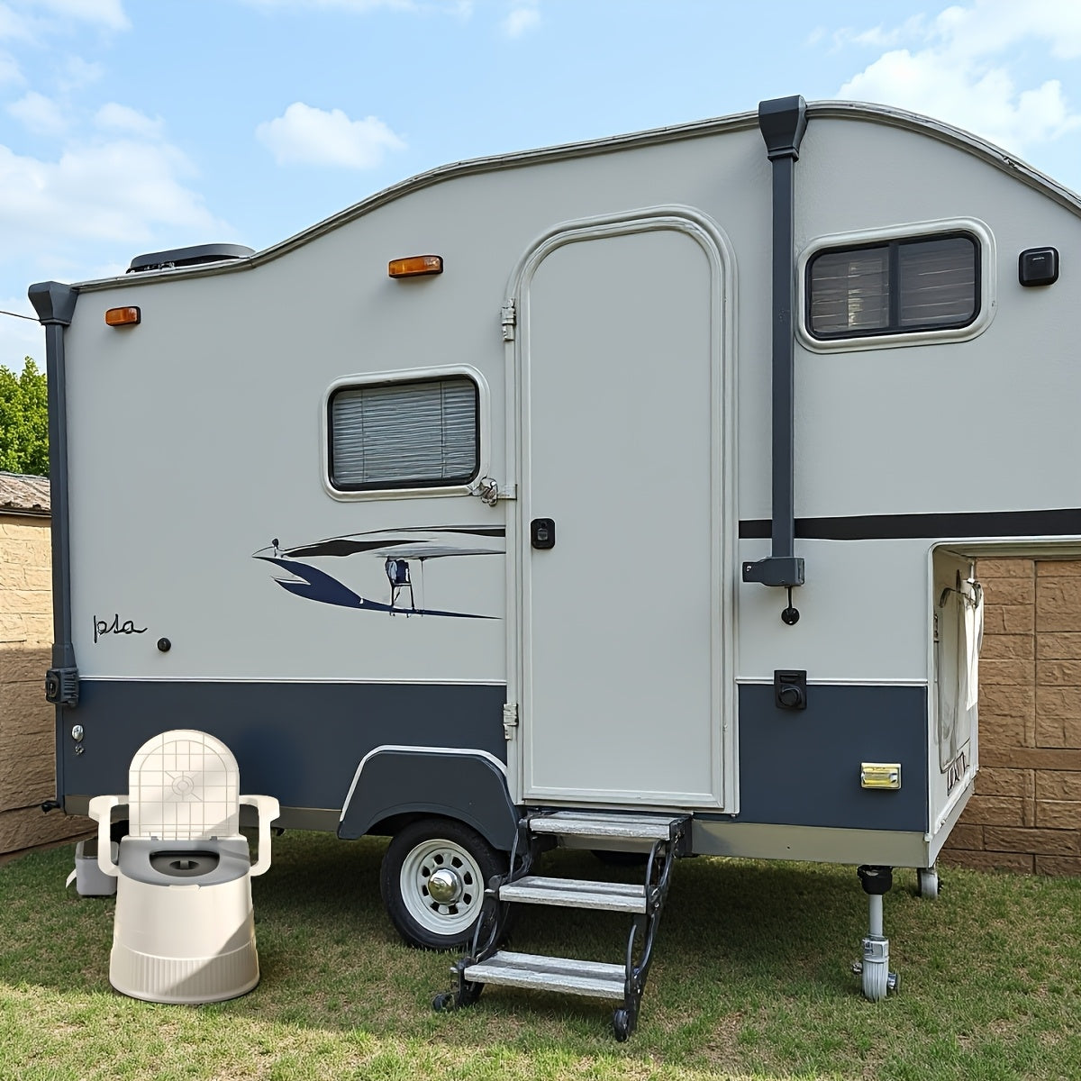 Gulite Portable Camping Toilet With Lid Odor Resistant PP