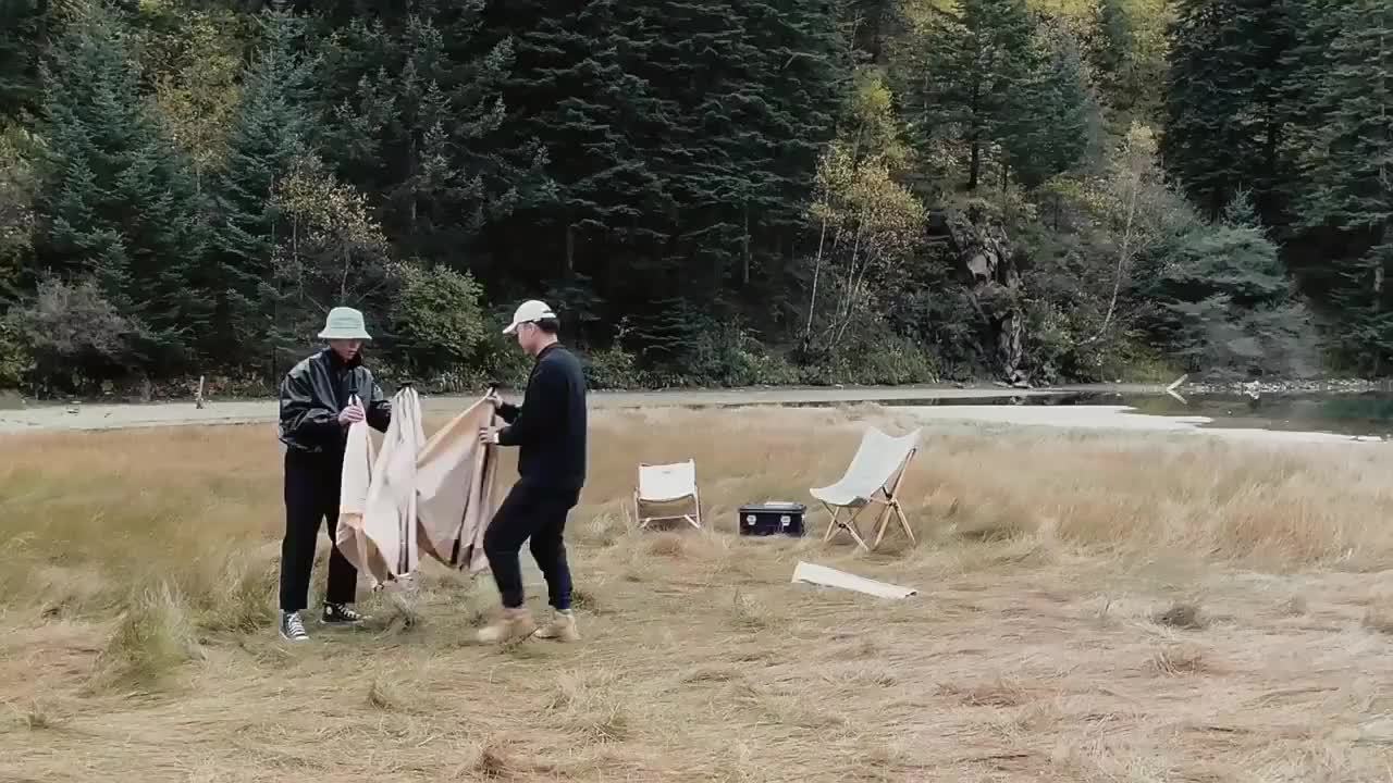 Portable Windproof Camping Cloth Curtain for Outdoor Use